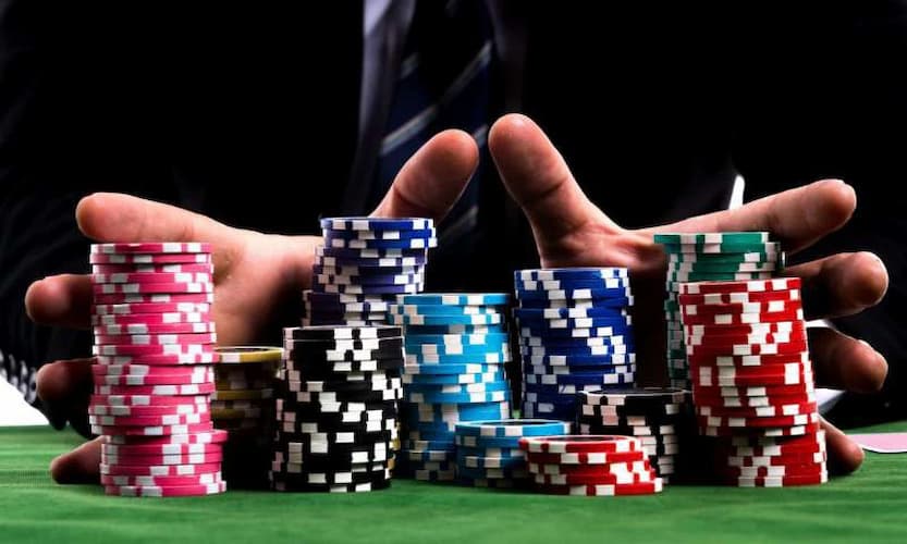 Tại sao cần phải có kinh nghiệm và chiến thuật để kiếm tiền từ Poker 
